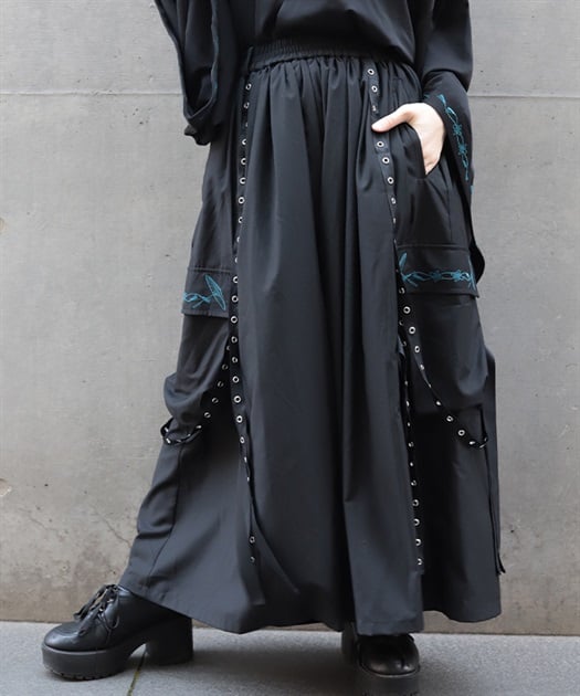 和傘刺繍カーゴパンツ