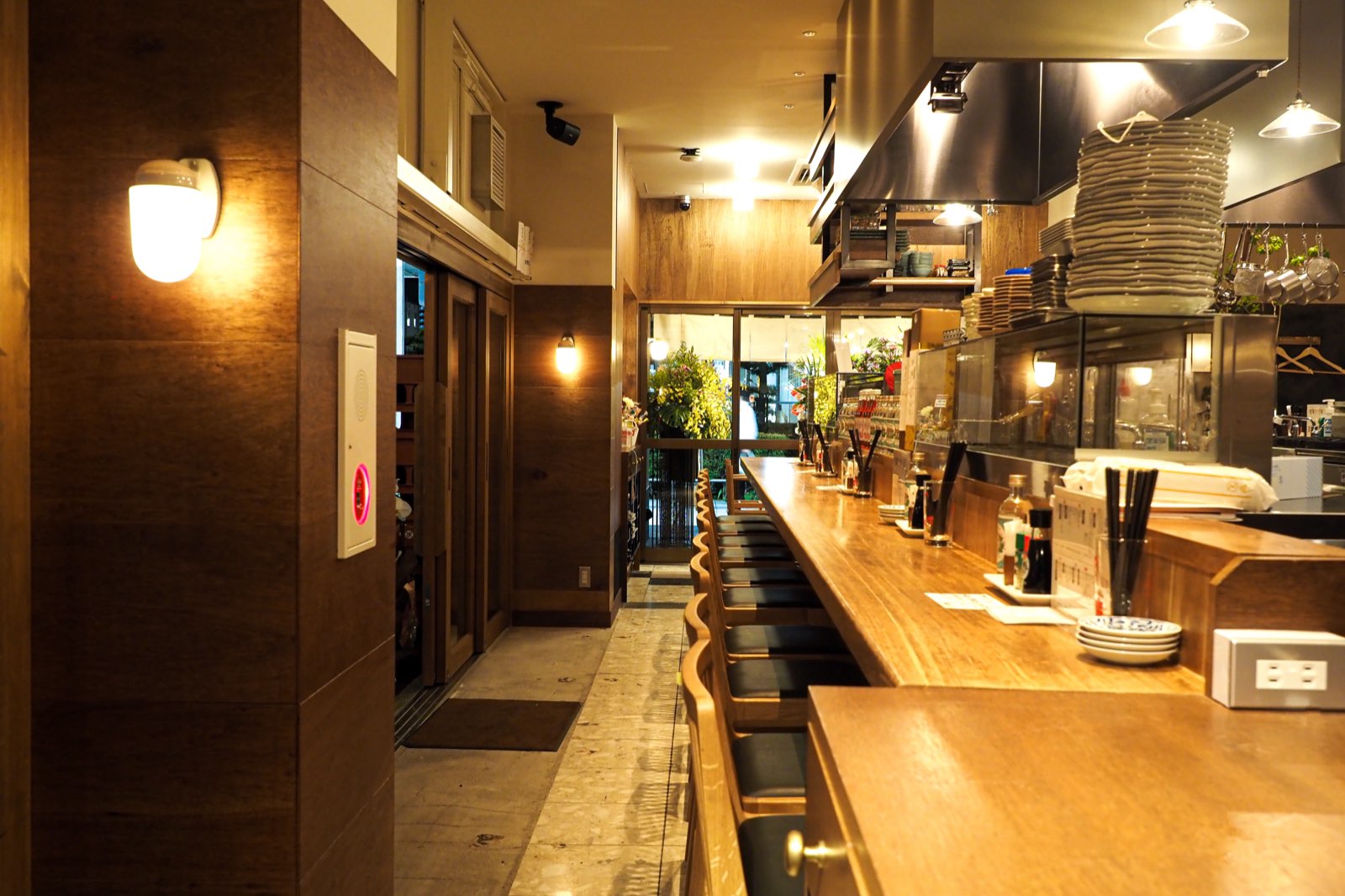 やきとり鶏丸 彦根店 入口
