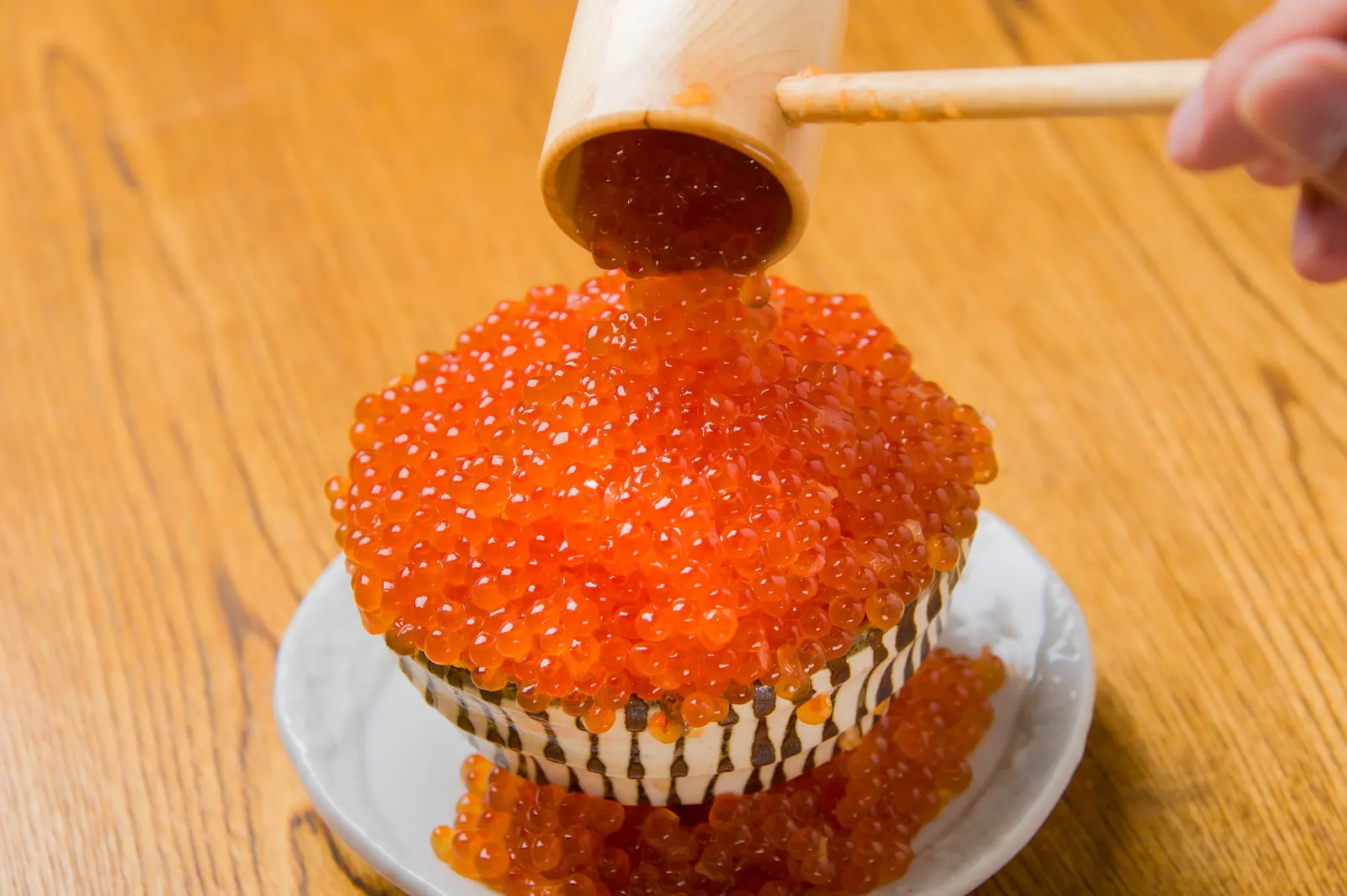 いくらこぼれ飯
