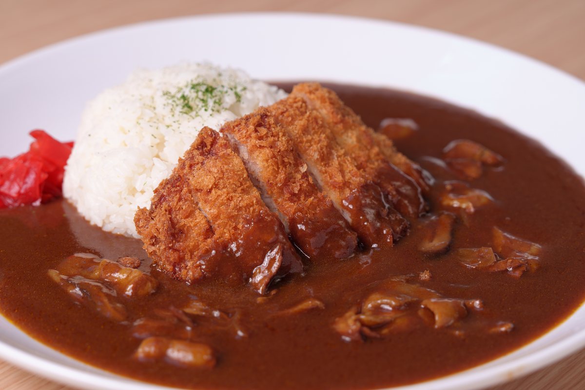 カツをのせたカレーライス