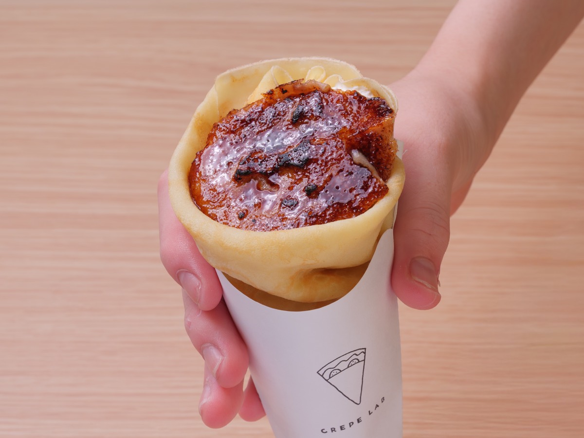 ミートソースを包んだ食事系のクレープ