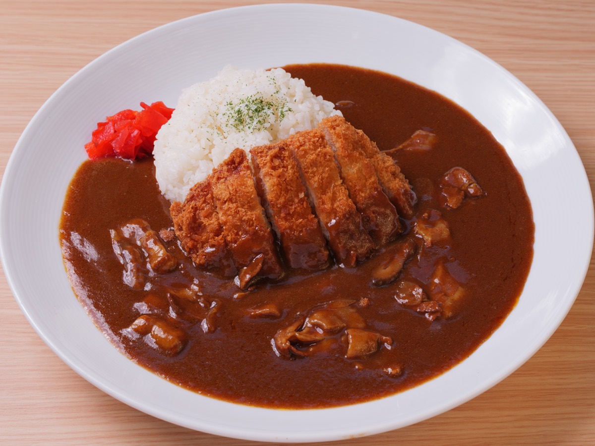 カツをのせたカレーライス