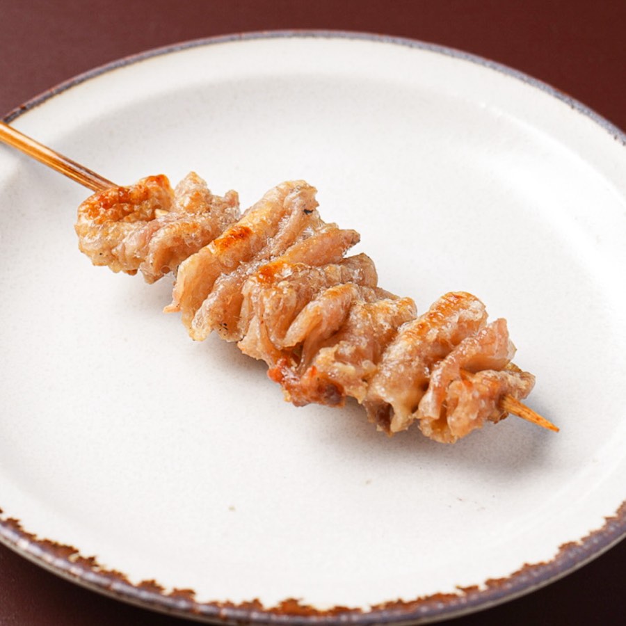 やきとり鶏丸 近江八幡店 かわ — パリッと焼き上げた鶏皮串